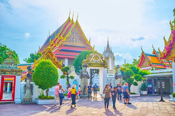 Le porte panoramiche del santuario di Viharn Phranorn, Wat Pho, Bangkok, Th — Foto Stock