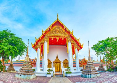 Wat Pho tapınağında Batı Viharn tapınağının cephesi, Bangkok, Tha