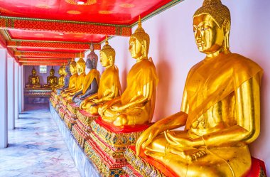Lord Buddha'nın altın heykeli, Wat Pho tapınağı, Bangkok, Th