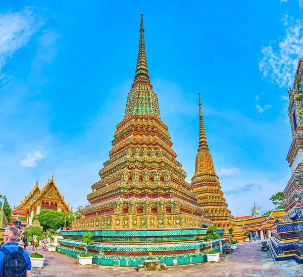 Le complexe Phra Maha Chedi dans le temple Wat Pho, Bangkok, Thaïlande — Photo