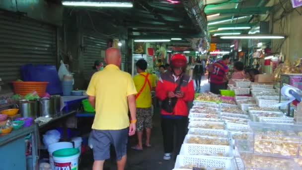 Bangkok Thailand April 2019 Interior Tha Prahchan Amulet Market Many — Stock Video
