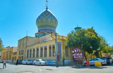 Ali İbn Hamzeh Kutsal Türbesi Dış Cephesi, Şiraz, İran