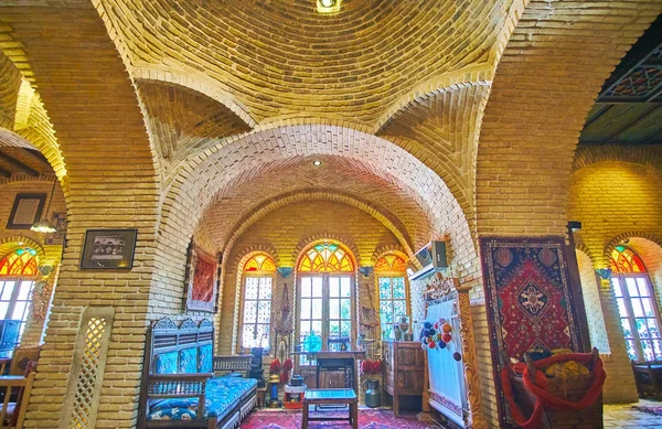 Enjoy Farsça halı mağazası, Şiraz, İran