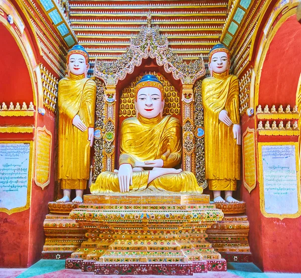 O altar de Thanboddhay Pagoda, Monywa, Mianmar — Fotografia de Stock