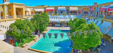 Saraye Moshir Bazaar, Şiraz, İran'ın üst terasında yürüyün 