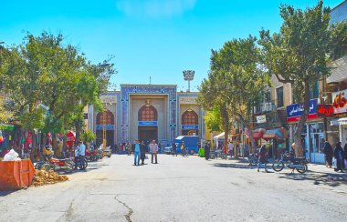 Şah Çeragh Kutsal Mabedi'nin kapısı, Şiraz, İran
