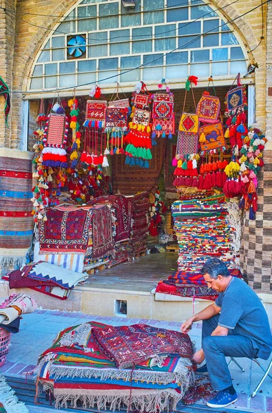 El puesto de alfombras y recuerdos, Shiraz, Irán — Foto de Stock