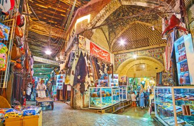 Mesgarha Çarşısı'nın uzun sokakları, Şiraz, İran