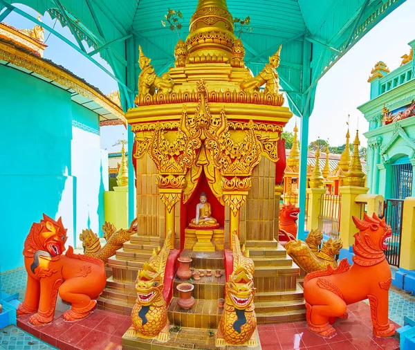 タンボッヘイ修道院の神社、モニワ、ミャンマー — ストック写真