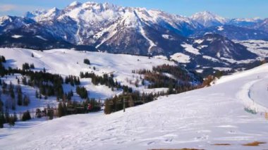 Dachstein Batı Alpleri 'nde bulunan ve skiers, yatılı ve snowshoers arasında ünlü Zwieselam dağından muhteşem manzarası, yerel rotalar ve konumlar exlploring, Gosau, Salzkammergut, Avusturya