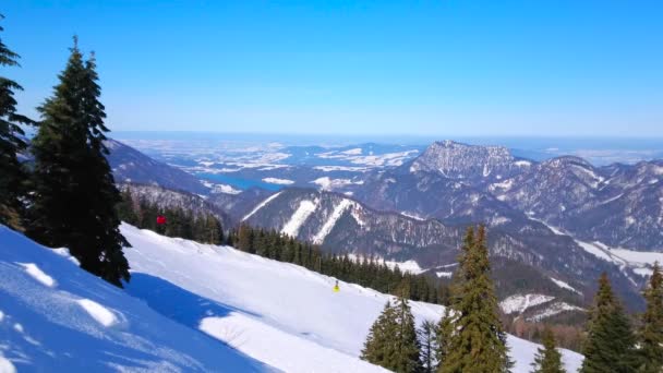 Paisaje Invernal Con Abetos Altos Ladera Blanca Zwolferhorn Góndolas Teleférico — Vídeos de Stock