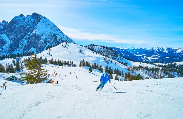在茨维塞勒姆山滑雪体验,戈绍,奥地利 — 图库照片