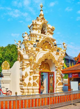 Wat Chedi Luang kapısı, Chiang Mai, Tayland