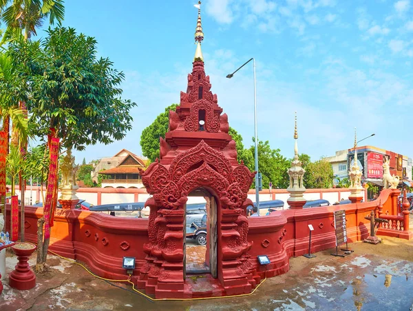 Wat Phan Tao kapısı, Chiang Mai, Tayland