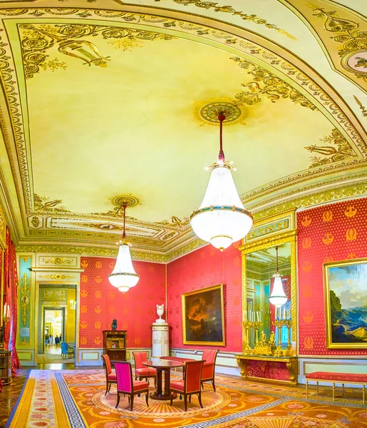 Panoramisch uitzicht op de publieks zaal in het Albertina Palace Museum in VI — Stockfoto