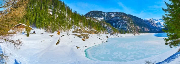 Relaksujący spacer po Gosausee, Gosau, Austria — Zdjęcie stockowe