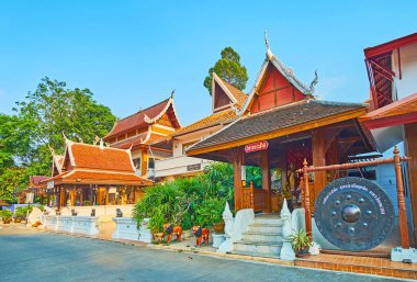 Wat Chedi Luang, Chaing Mai, Tayland'daki türbeler ve kutiler