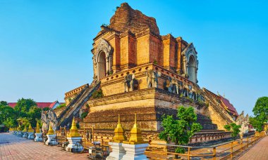 Harap ortaçağ chedi, Wat Chedi Luang, Chiang Mai, Tayland