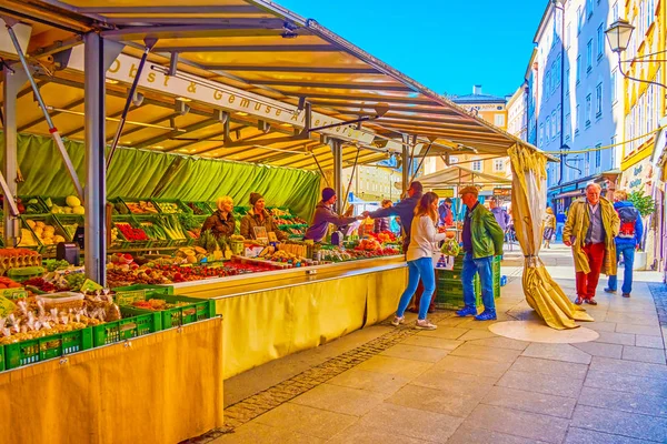 Frutas frescas en el mercado de Salzburgo, Austria —  Fotos de Stock