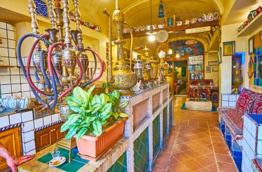 Azari Teahouse'daki nargileler, Tahran, İran
