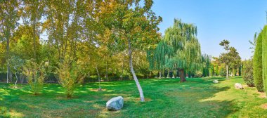 Laleh Park'taki çimpanoraması, Tahran, İran
