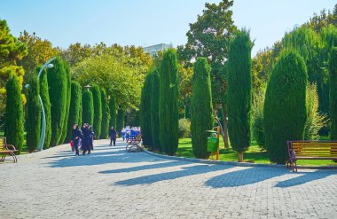 Laleh Park'ta İranlı scoolkids, Tahran, İran