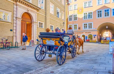 Eski Salzburg, Avusturya'da at arabası yolculuğu