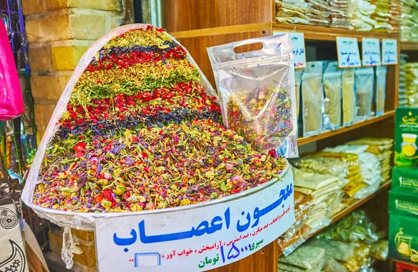 Té de flores secas en Tajrish Bazaar, Teherán, Irán —  Fotos de Stock