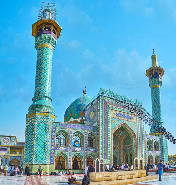 De gevel van het Heilige heiligdom Imamzadeh Saleh, Teheran, Iran — Stockfoto
