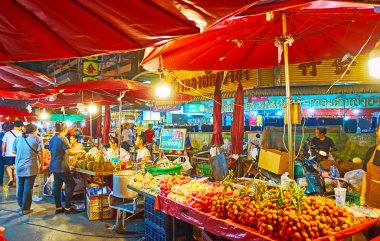 Warorot Night Market meyve tezgahları, Chiang Mai, Tayland