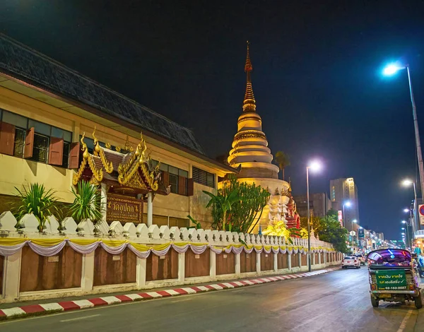 Den vita Chedi av Wat Upakhut, Chiang Mai, Thailand — Stockfoto