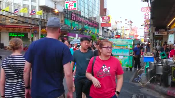 Bangkok Thailand April 2019 Busy Yaowarat Road Central Shopping Area — Stock Video