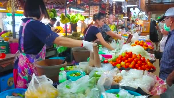 Чіангмай Таїланд Травня 2019 Салати Виготовлені Мінометів Маточкою Популярні Тайської — стокове відео