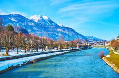 Bad Ischl, Salzkammergut, Avusturya parkında yürüyün