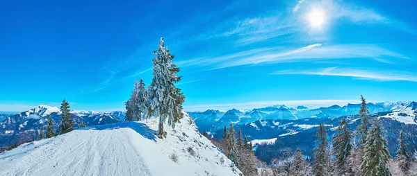 Panorama met Zwolferhorn Peak, St Gilgen, Salzkammergut, Ichtshof — Stockfoto