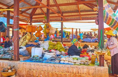 Kakku pazarında ticaret faaliyeti, Myanmar