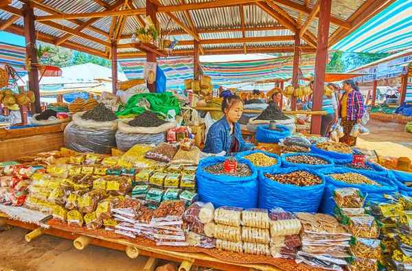 Kiosque à grignoter à Kakku Market, Myanmar — Photo