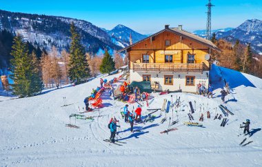 Dağ kafede kayakçılar, Zwolferhorn, St Gilgen, Salzkammerg