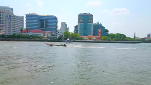 Bangkok Thailand April 2019 Wide Chao Phraya River Med Båtar — Stockvideo