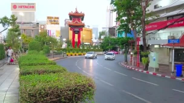 Bangkok Thailand April 2019 Buntes Chinatown Gate Dekoriert Mit Mehrstöckigem — Stockvideo