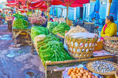 Taunggyi pazarında salata yeşillikleri, Myanmar