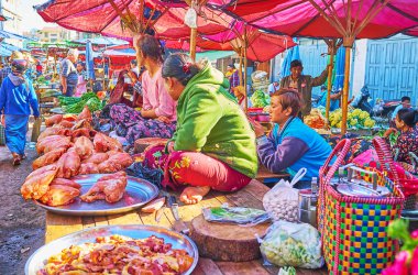 Kasaplık tezgahları, Taunggyi pazarı, Myanmar
