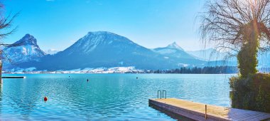 Wolfgangsee gölünde rahatlayın, St Wolfgang, Salzkammergut, Avusturya