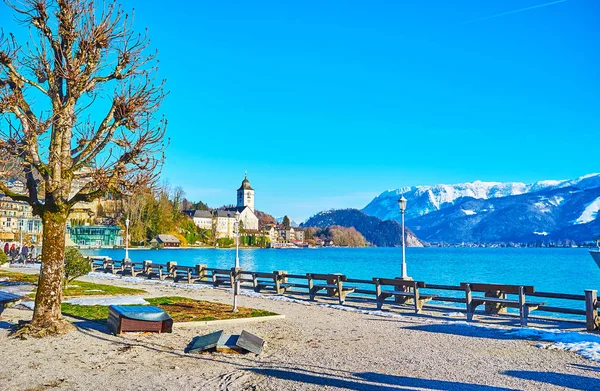 Relaxace v parku v St Wolfgang, Salzkammergut, Rakousko — Stock fotografie