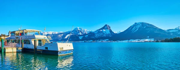 Ciesz się spacer nad jeziorem, St Wolfgang, Salzkammergut, Austria — Zdjęcie stockowe