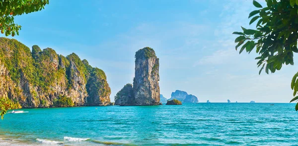 Panorama van Ao Nang Coast, Krabi, Thailand — Stockfoto