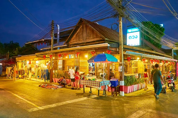 Καφετέριες και καταστήματα στη νυχτερινή αγορά Pai, Ταϊλάνδη — Φωτογραφία Αρχείου