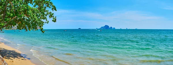 Panorama da costa ao Nang, Krabi, Tailândia — Fotografia de Stock