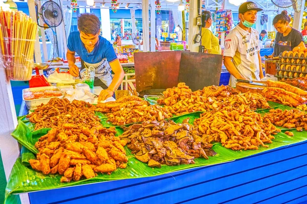 Central World Plaza pazarında kızarmış et, Bangkok, Tayland