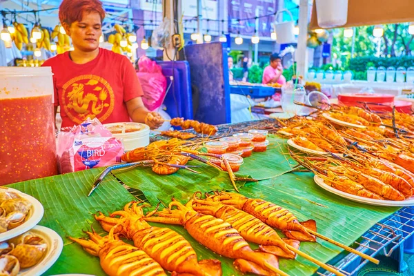 stock image Preparing grilled seafood in market at Central World Plaza, Bang